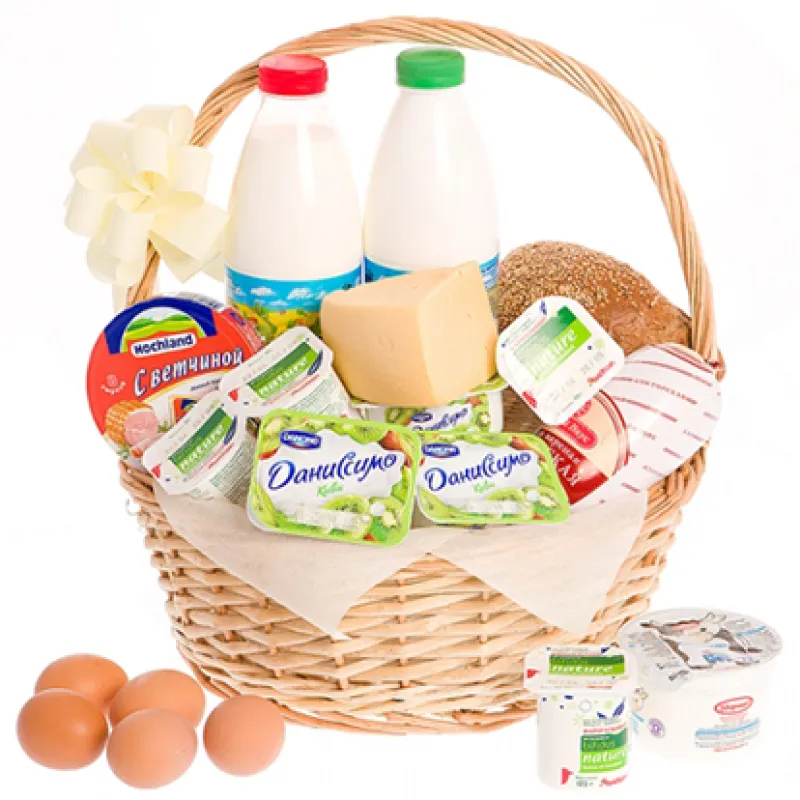 Корзинка свежих продуктов с хлебом и молоком, доставка Весьегонск